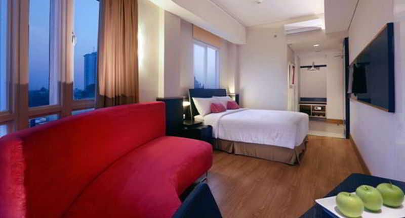 Brits Hotel Puri Indah Jakarta Exterior foto