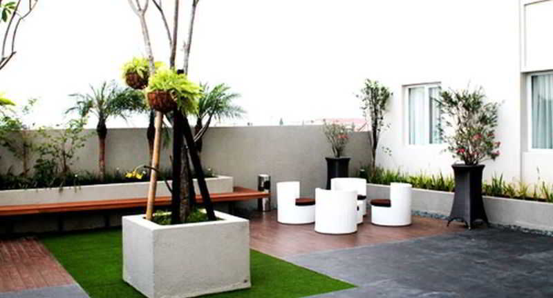 Brits Hotel Puri Indah Jakarta Exterior foto