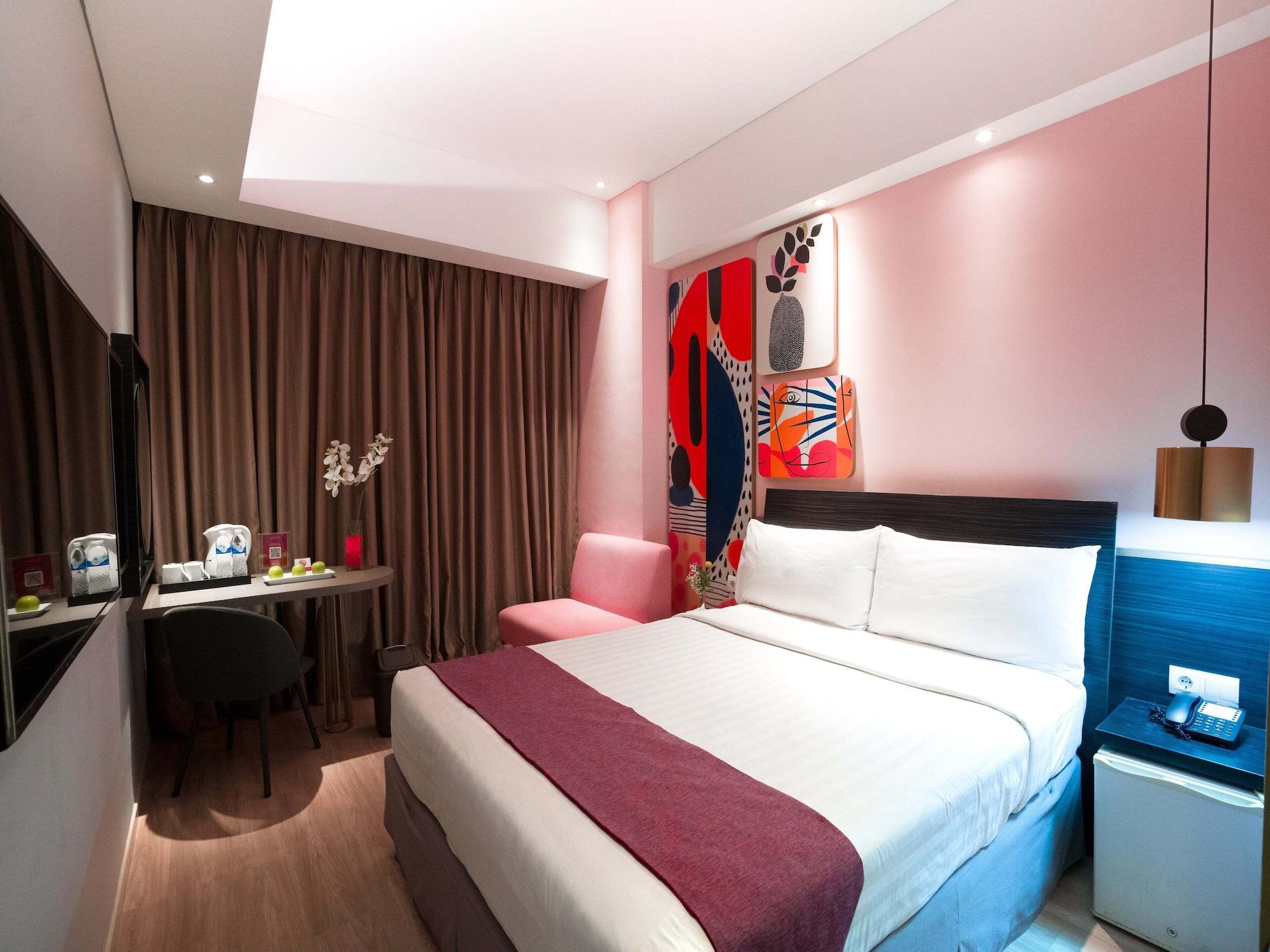 Brits Hotel Puri Indah Jakarta Exterior foto