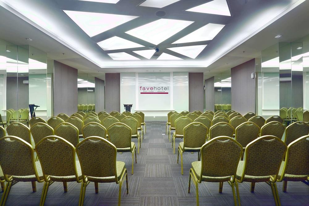 Brits Hotel Puri Indah Jakarta Exterior foto