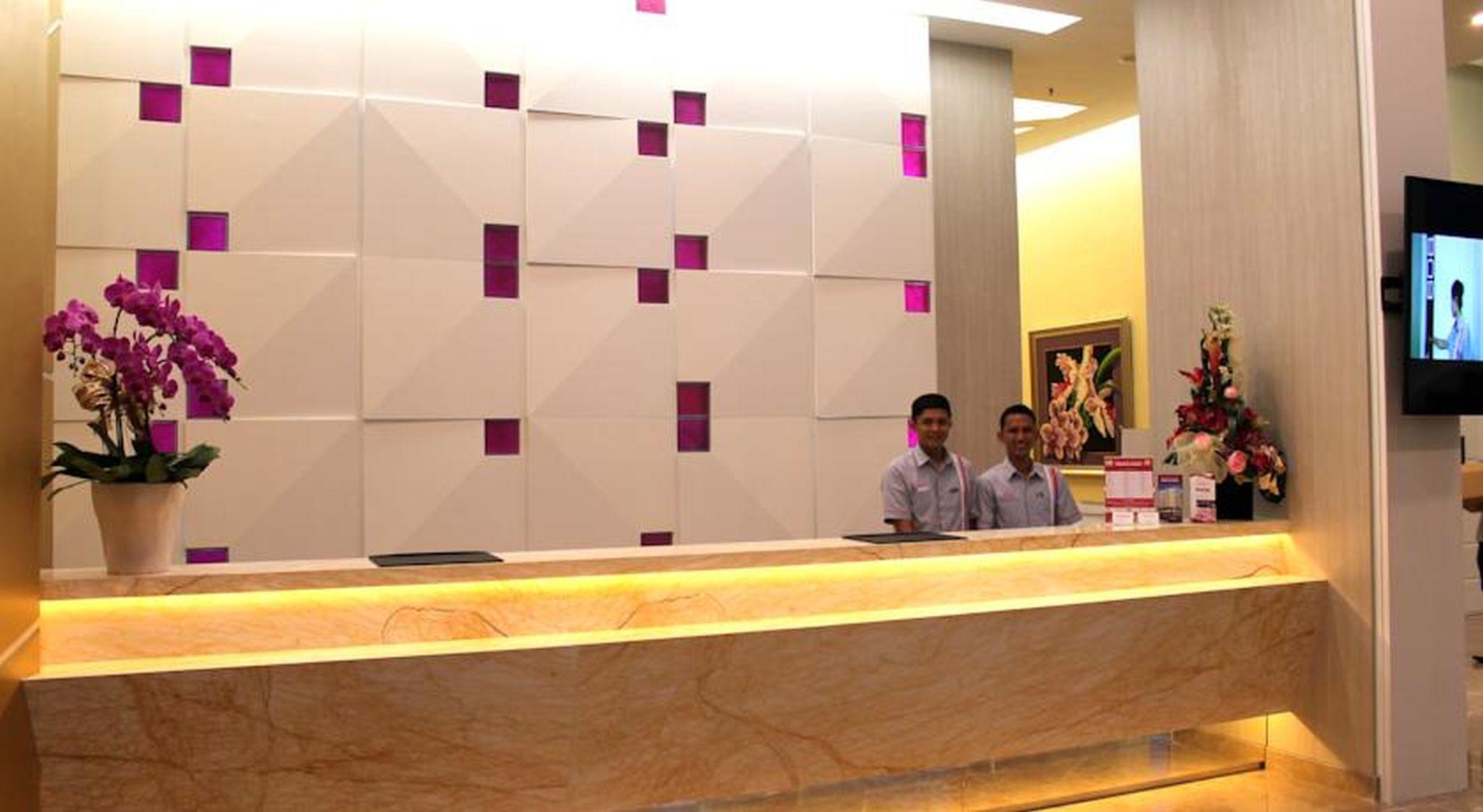 Brits Hotel Puri Indah Jakarta Exterior foto