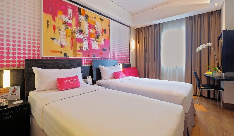Brits Hotel Puri Indah Jakarta Exterior foto