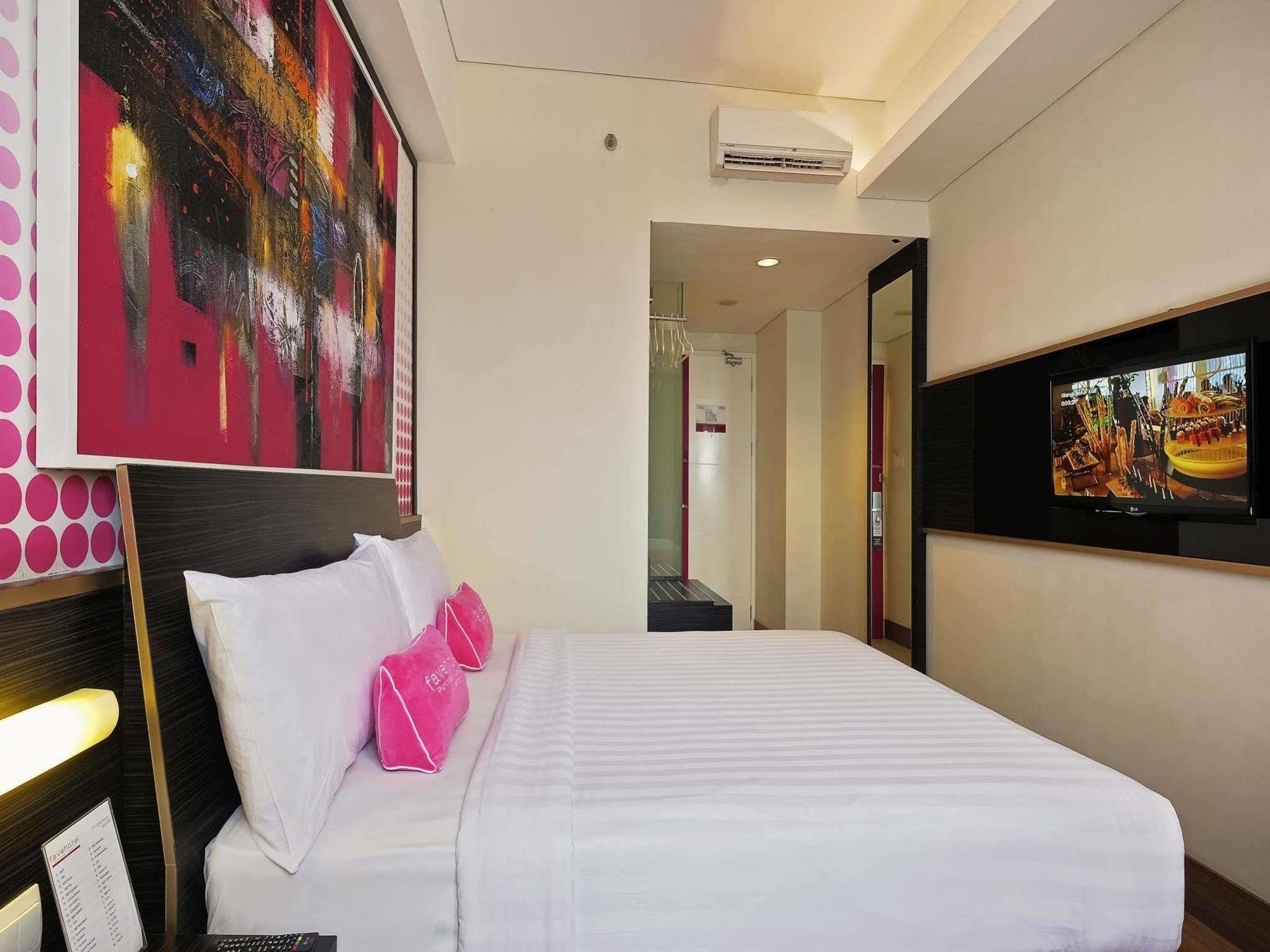 Brits Hotel Puri Indah Jakarta Exterior foto